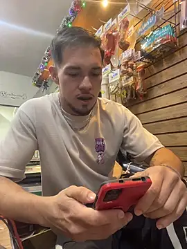 Snapshot of Leonardmoppet chatting on 28, 11, 2025 Leonardmoppet online show from 28, 11, 2025