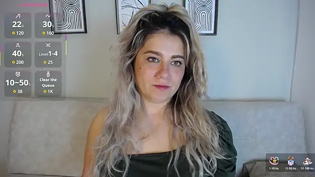 Snapshot of Sweet_Bella_Valery chatting on 25, 11, 2025 Sweet Bella Valery online show from 25, 11, 2025