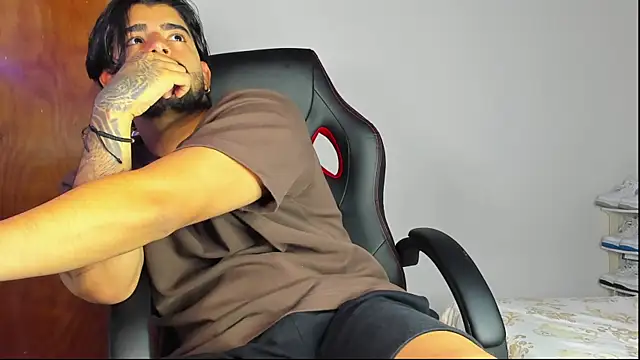 maximo black  online show from 19, 11, 2025