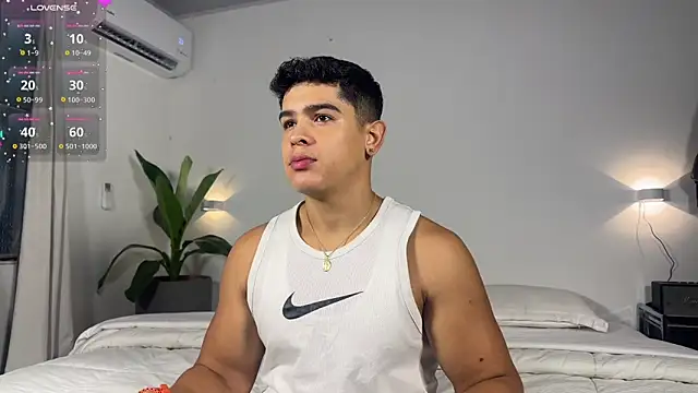 Snapshot of Scott_flintt chatting on 16, 11, 2025 Scott flintt online show from 16, 11, 2025