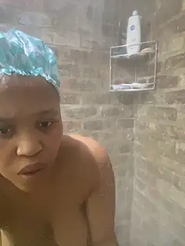 Snapshot of Saq-Madik chatting on 5, 11, 2025 Saq-Madik online show from 5, 11, 2025