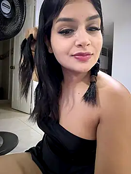 Snapshot of Lucianacuoper chatting on 20, 11, 2025 Lucianacuoper online show from 20, 11, 2025