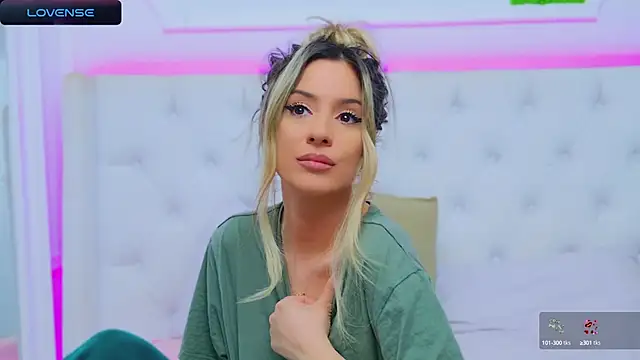 Snapshot of AriannaSins chatting on 23, 12, 2024 AriannaSins online show from 23, 12, 2024