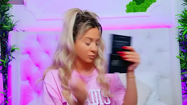 AriannaSins online show from 17, 11, 2025