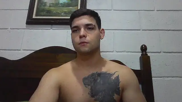Snapshot of Zure-xxx chatting on 19, 5, 2026 Zure-xxx online show from 19, 5, 2026