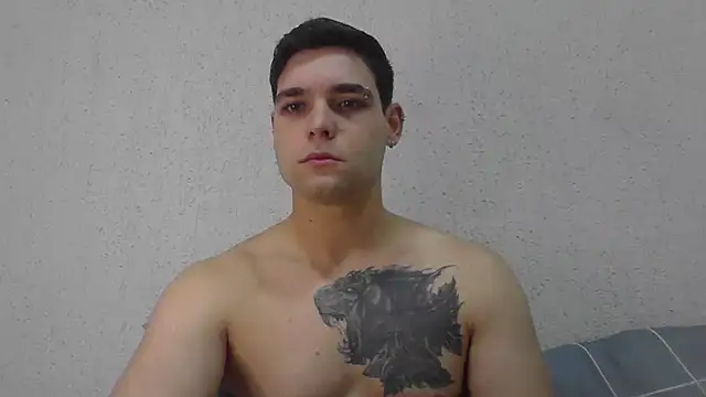 Snapshot of Zure-xxx chatting on 3, 6, 2026 Zure-xxx online show from 3, 6, 2026