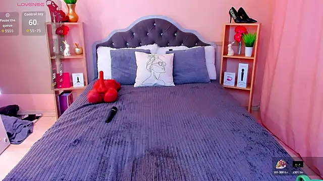 Snapshot of ChloeBrut chatting on 1, 12, 2025 ChloeBrut online show from 1, 12, 2025