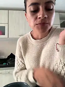 Snapshot of valentina_herrrera chatting on 27, 10, 2025 valentina herrrera online show from 27, 10, 2025