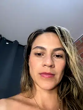 Snapshot of valentina_herrrera chatting on 12, 11, 2025 valentina herrrera online show from 12, 11, 2025