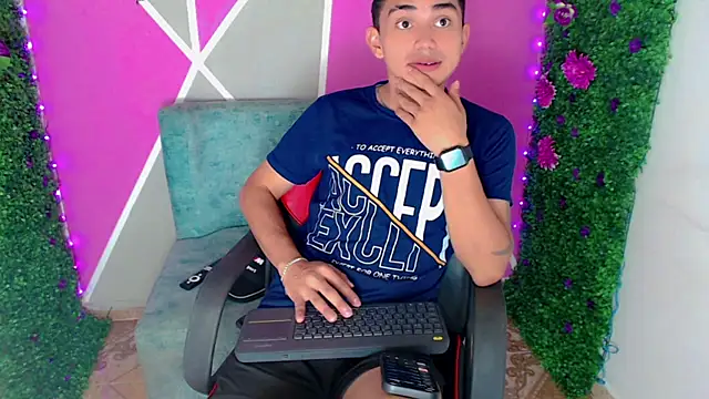 Snapshot of Ruiz2416 chatting on 17, 10, 2025 Ruiz2416 online show from 17, 10, 2025