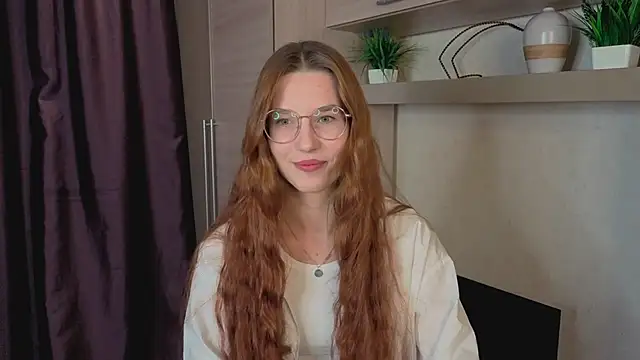 Snapshot of RachelColli chatting on 6, 11, 2025 RachelColli online show from 6, 11, 2025