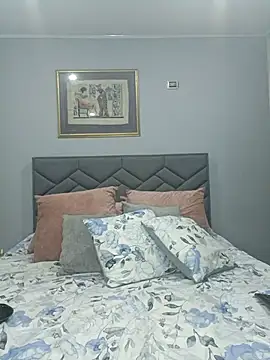 Elizabeth bennett 6 online show from 12, 4, 2026