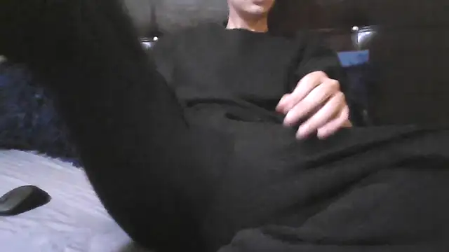 Snapshot of esmermoon chatting on 13, 11, 2025 esmermoon online show from 13, 11, 2025