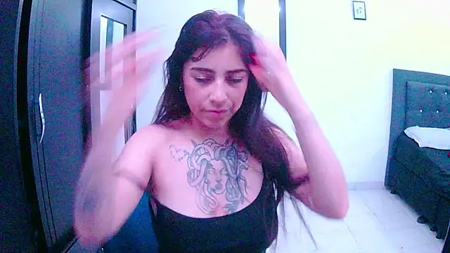 Snapshot of adri_gomez1 chatting on 22, 10, 2025 adri gomez1 online show from 22, 10, 2025