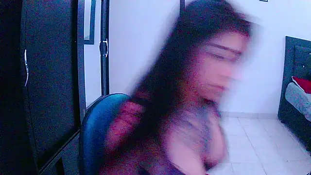 Snapshot of adri_gomez1 chatting on 26, 10, 2025 adri gomez1 online show from 26, 10, 2025