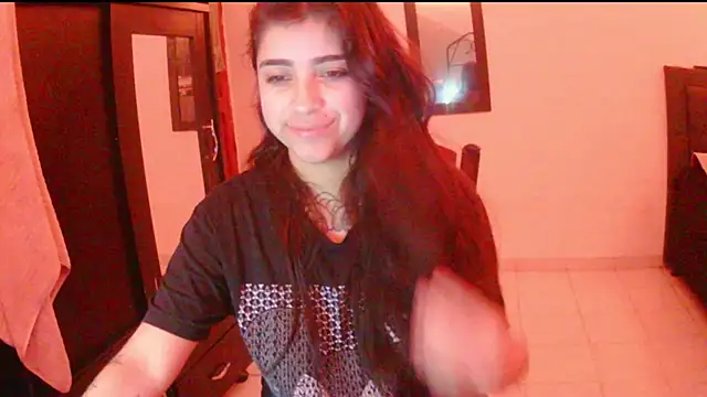 Snapshot of adri_gomez1 chatting on 30, 11, 2025 adri gomez1 online show from 30, 11, 2025