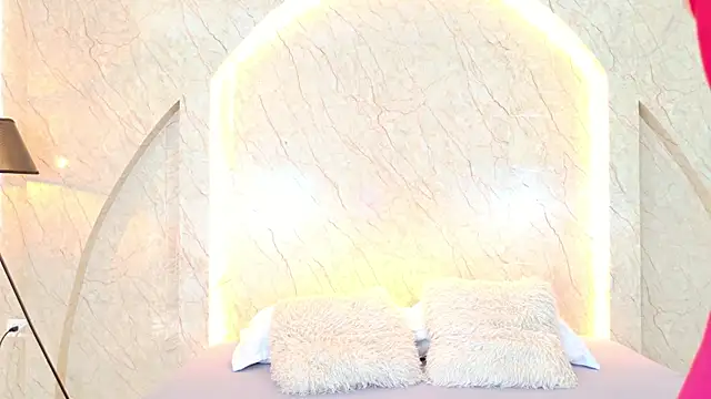 Snapshot of Antonella_Russo1 chatting on 22, 6, 2026 Antonella Russo1 online show from 22, 6, 2026