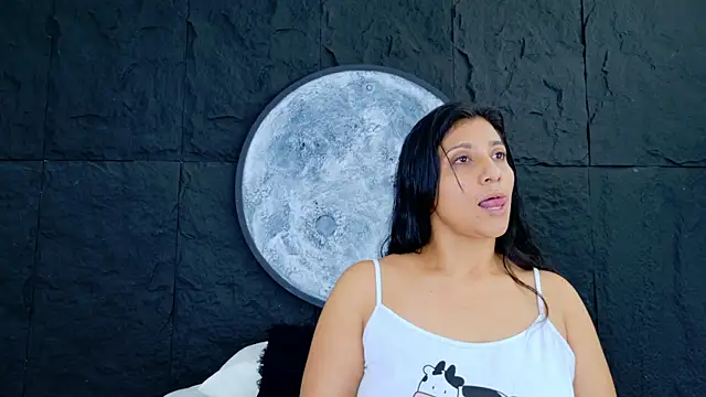 Snapshot of Antonella_Russo1 chatting on 21, 7, 2026 Antonella Russo1 online show from 21, 7, 2026