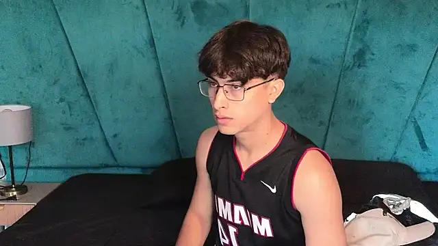 Aaron Eze online show from 9, 4, 2026