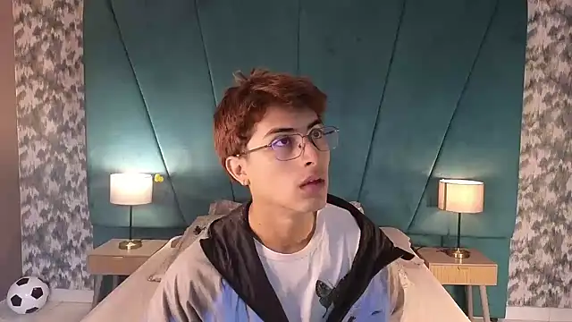 Snapshot of Aaron_Eze chatting on 12, 7, 2026 Aaron Eze online show from 12, 7, 2026