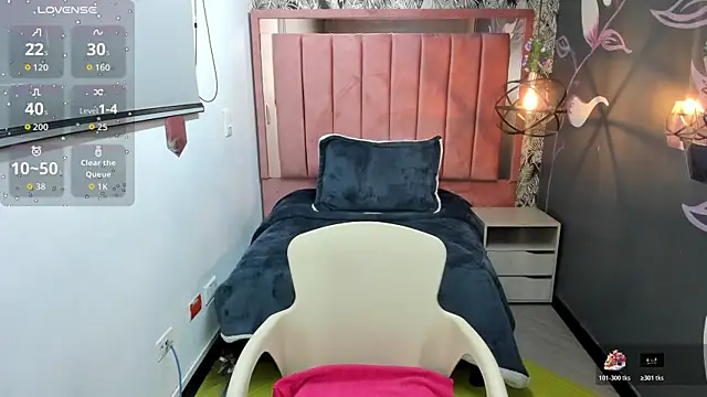 Rachel  Jonees online show from 12, 11, 2025