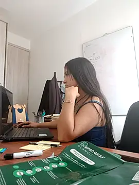 Snapshot of Kiramane chatting on 4, 11, 2025 Kiramane online show from 4, 11, 2025