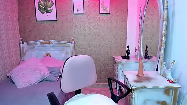 Snapshot of Sara_clk chatting on 9, 11, 2025 Sara clk online show from 9, 11, 2025