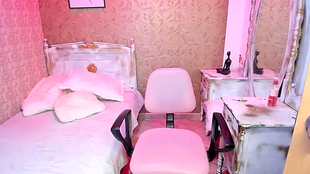 Snapshot of Sara_clk chatting on 17, 12, 2025 Sara clk online show from 17, 12, 2025