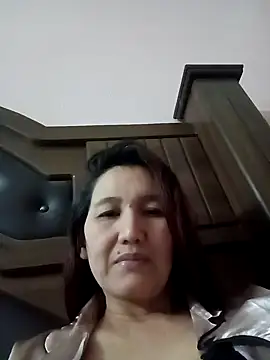 Bigtitsass81 online show from 16, 10, 2025