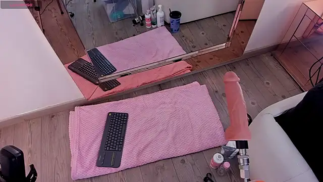 michelle cutee  online show from 1, 12, 2025