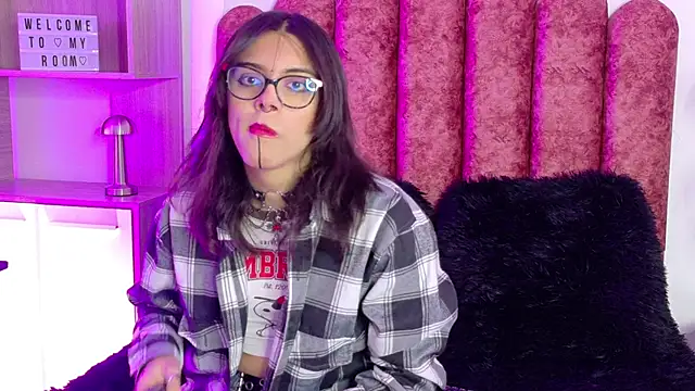 Snapshot of Lullaby_Charade chatting on 21, 11, 2025 Lullaby Charade online show from 21, 11, 2025