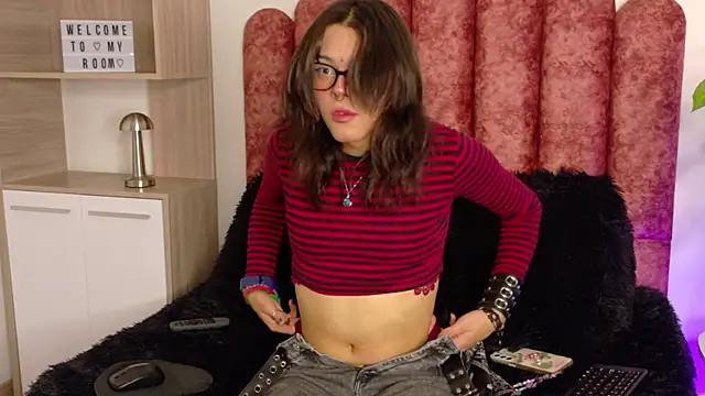 Snapshot of Lullaby_Charade chatting on 22, 11, 2025 Lullaby Charade online show from 22, 11, 2025