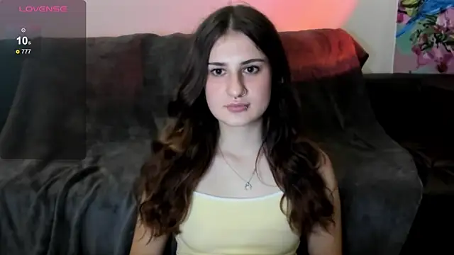 Snapshot of Kissxxkruel chatting on 8, 11, 2025 Kissxxkruel online show from 8, 11, 2025