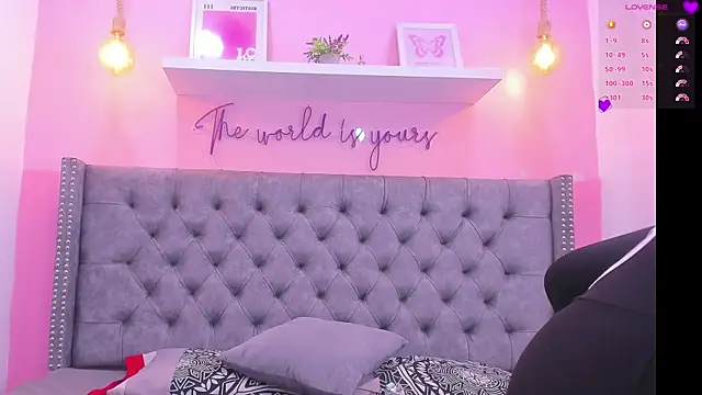 Sophiia 77 online show from 27, 3, 2026