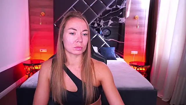 Snapshot of VixenMuse chatting on 16, 10, 2025 VixenMuse online show from 16, 10, 2025