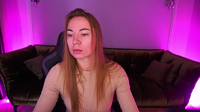 Snapshot of VixenMuse chatting on 13, 11, 2025 VixenMuse online show from 13, 11, 2025