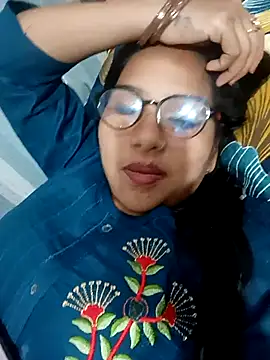 Snapshot of Vanshika1432 chatting on 24, 10, 2025 Vanshika1432 online show from 24, 10, 2025