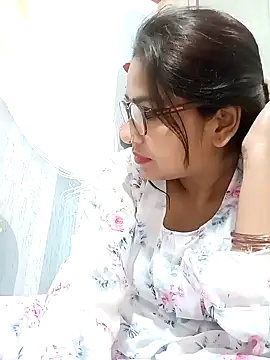 Snapshot of Vanshika1432 chatting on 6, 11, 2025 Vanshika1432 online show from 6, 11, 2025