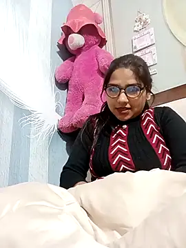 Snapshot of Vanshika1432 chatting on 16, 11, 2025 Vanshika1432 online show from 16, 11, 2025