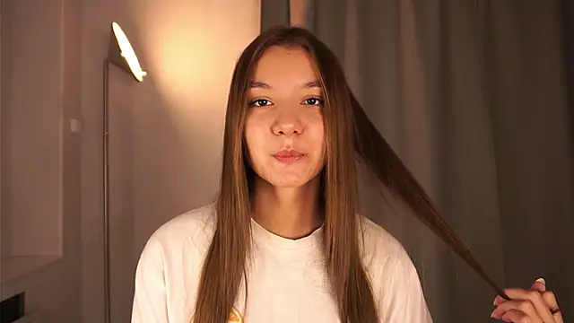 BrynnHolverson online show from 20, 10, 2025