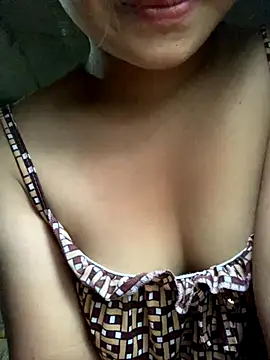 Snapshot of Embe-xinh18 chatting on 24, 10, 2025 Embe-xinh18 online show from 24, 10, 2025