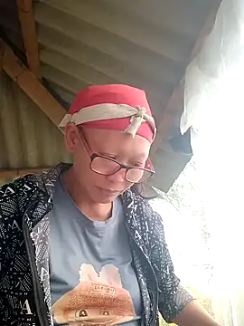 Snapshot of nui-show chatting on 8, 11, 2025 nui-show online show from 8, 11, 2025