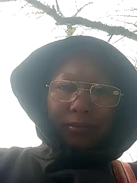 Snapshot of nui-show chatting on 19, 11, 2025 nui-show online show from 19, 11, 2025