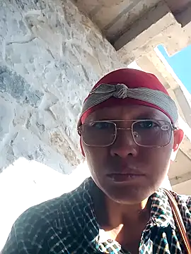 Snapshot of nui-show chatting on 15, 12, 2025 nui-show online show from 15, 12, 2025