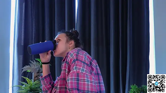 FoxFever online show from 4, 11, 2025