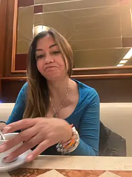 Snapshot of gabriellacali chatting on 27, 11, 2025 gabriellacali online show from 27, 11, 2025