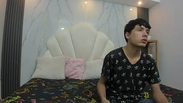 Snapshot of hoot_booys_ chatting on 28, 11, 2025 hoot booys online show from 28, 11, 2025