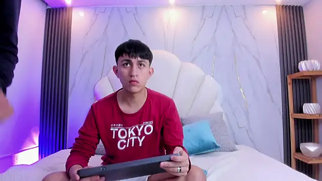 Snapshot of hoot_booys_ chatting on 18, 2, 2026 hoot booys online show from 18, 2, 2026