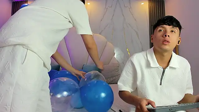 Snapshot of hoot_booys_ chatting on 19, 2, 2026 hoot booys online show from 19, 2, 2026