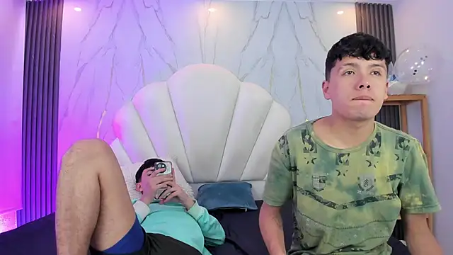 Snapshot of hoot_booys_ chatting on 24, 2, 2026 hoot booys online show from 24, 2, 2026